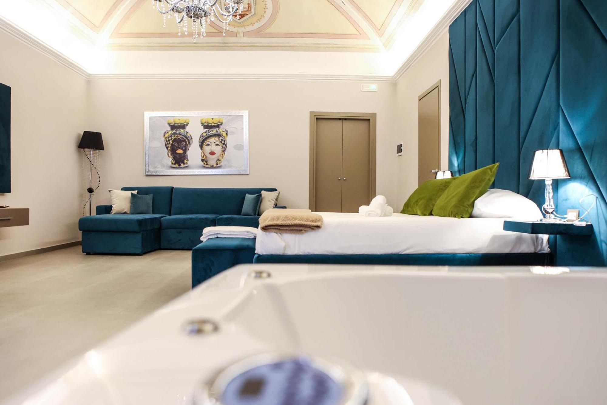 B&B Suites&Rooms Piazza Dei Martiri Catania Bagian luar foto