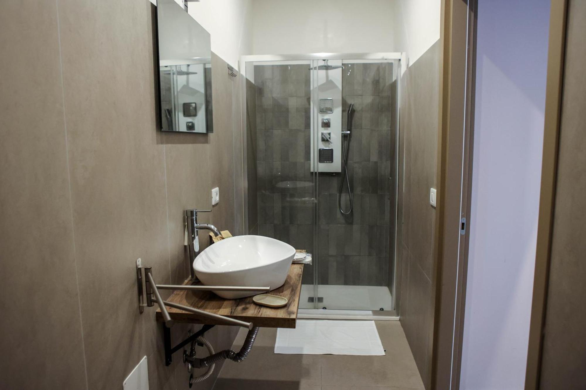 B&B Suites&Rooms Piazza Dei Martiri Catania Bagian luar foto