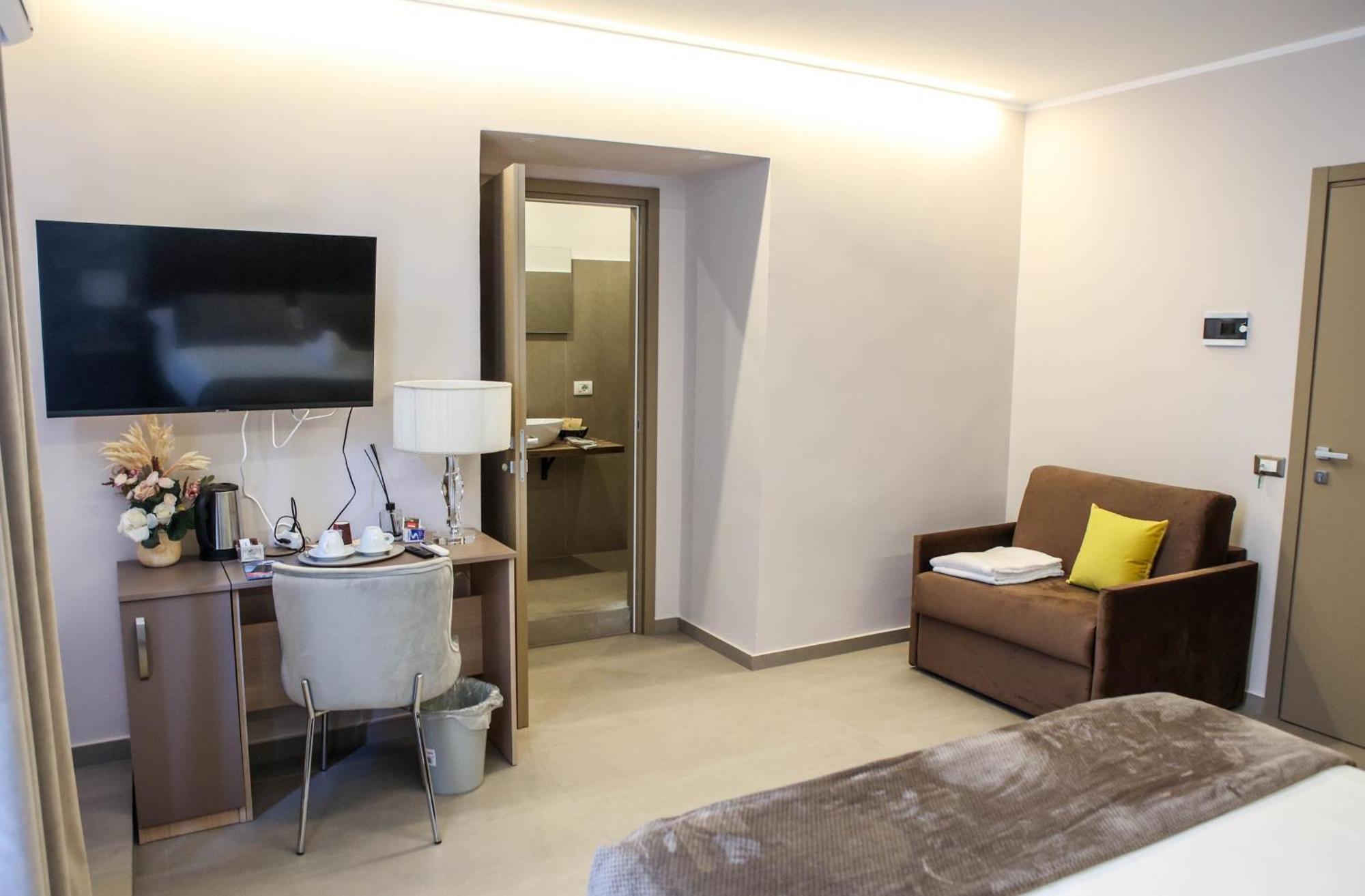 B&B Suites&Rooms Piazza Dei Martiri Catania Bagian luar foto
