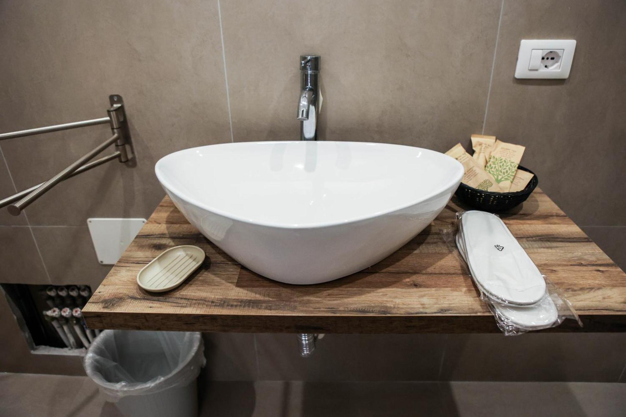 B&B Suites&Rooms Piazza Dei Martiri Catania Bagian luar foto