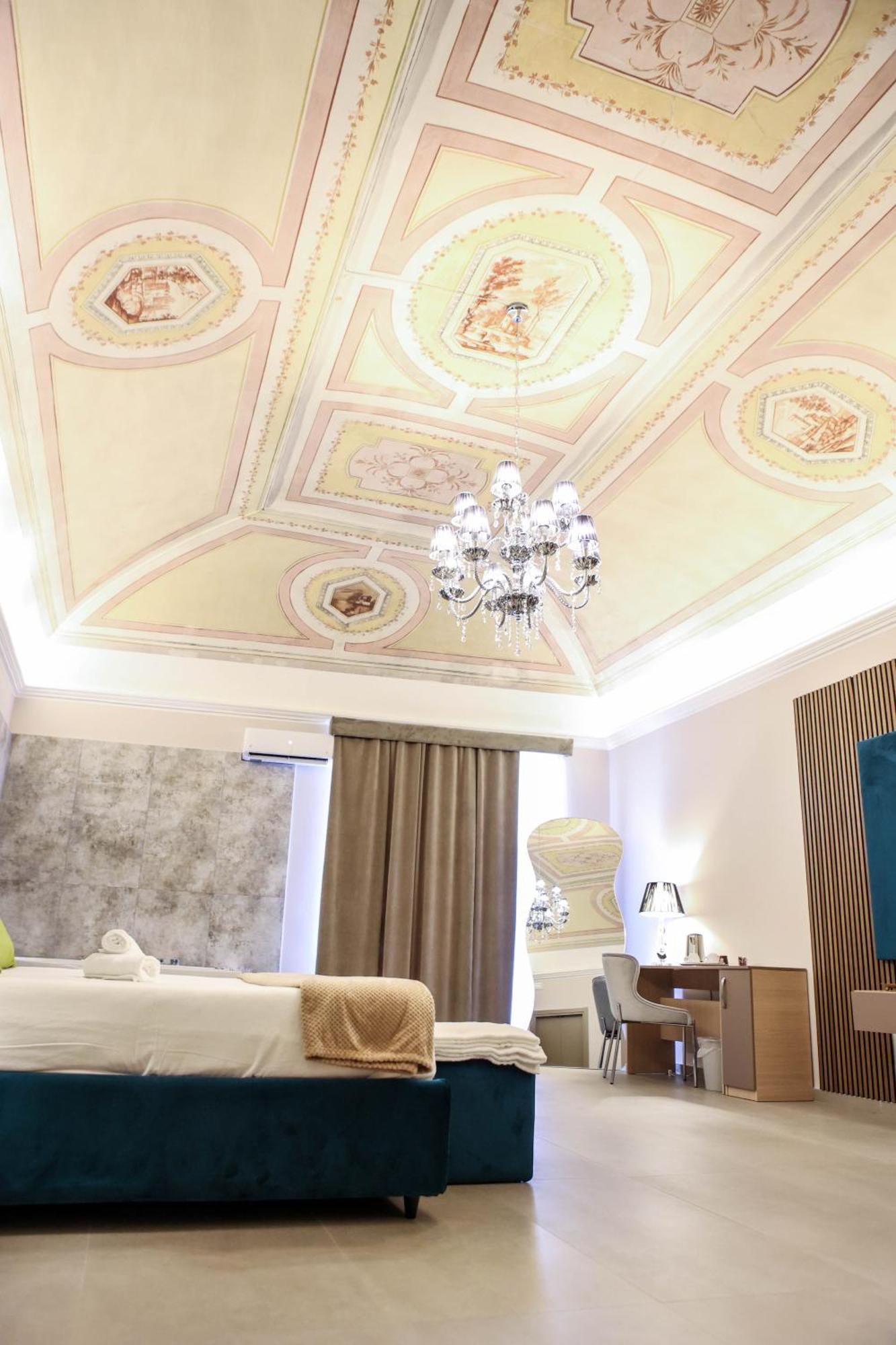 B&B Suites&Rooms Piazza Dei Martiri Catania Bagian luar foto