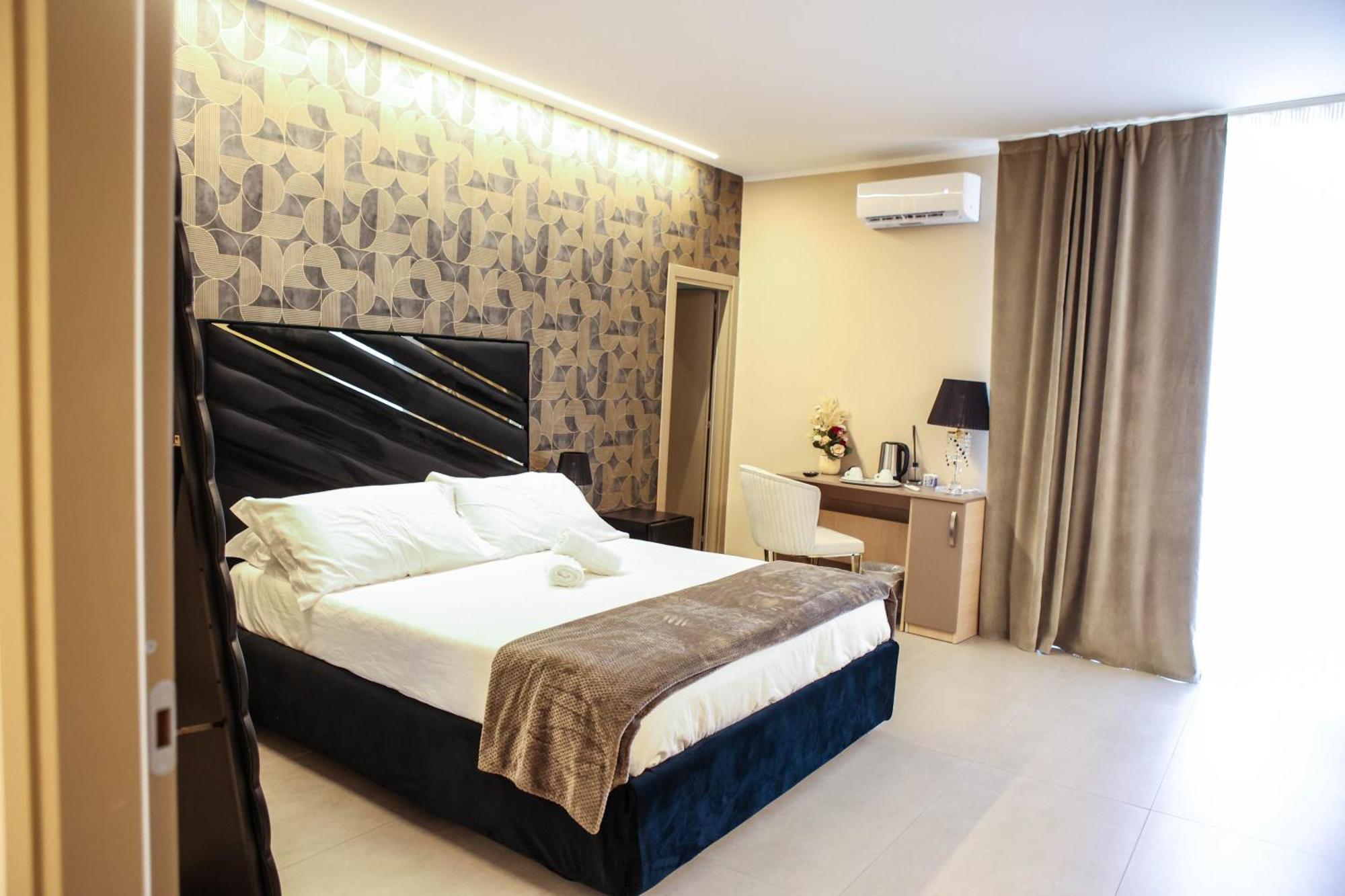 B&B Suites&Rooms Piazza Dei Martiri Catania Bagian luar foto