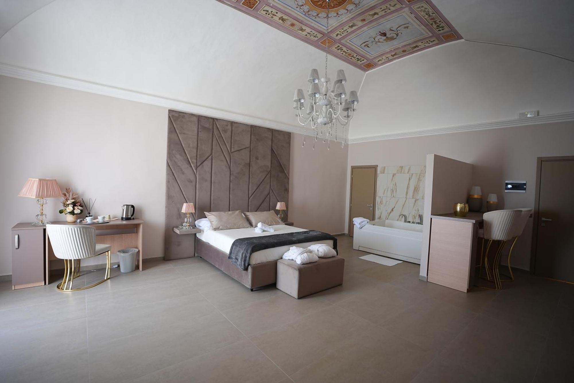 B&B Suites&Rooms Piazza Dei Martiri Catania Bagian luar foto
