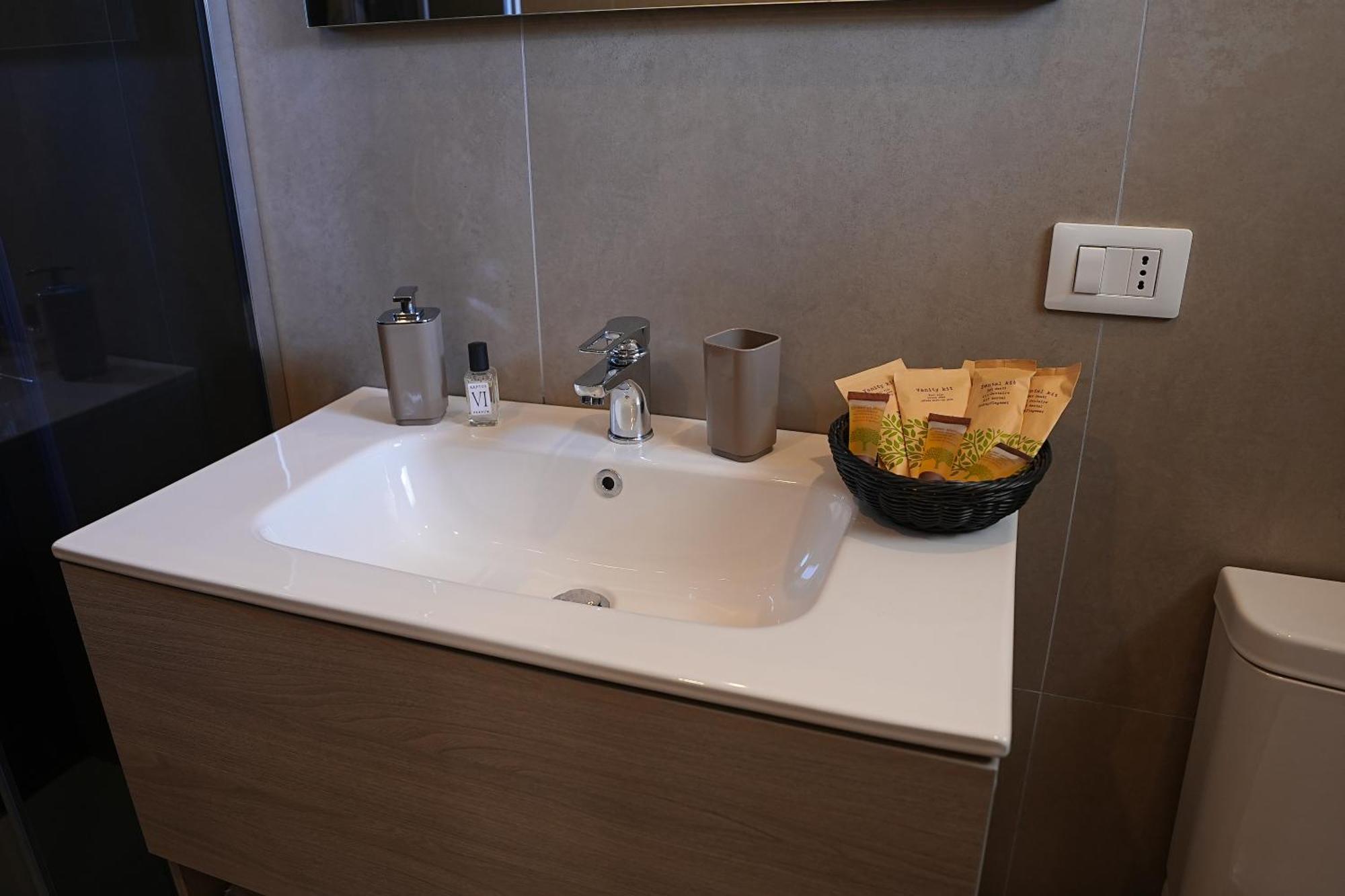 B&B Suites&Rooms Piazza Dei Martiri Catania Bagian luar foto