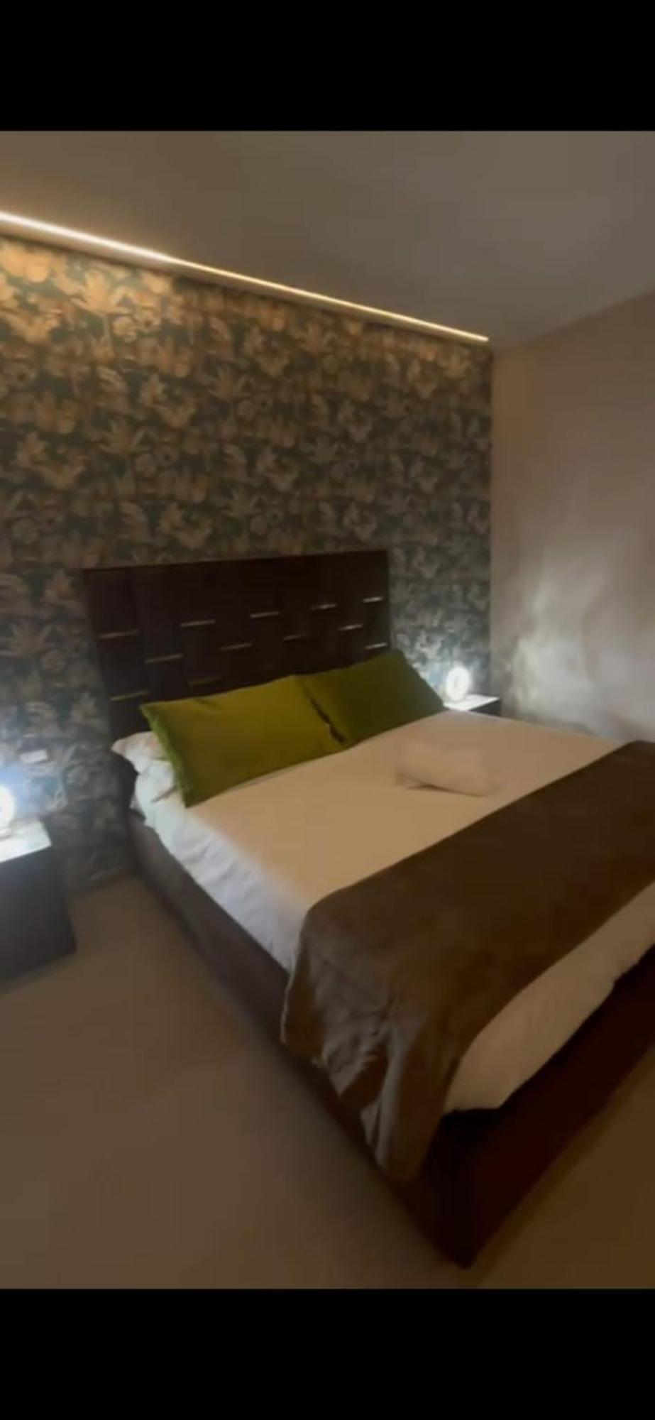 B&B Suites&Rooms Piazza Dei Martiri Catania Bagian luar foto